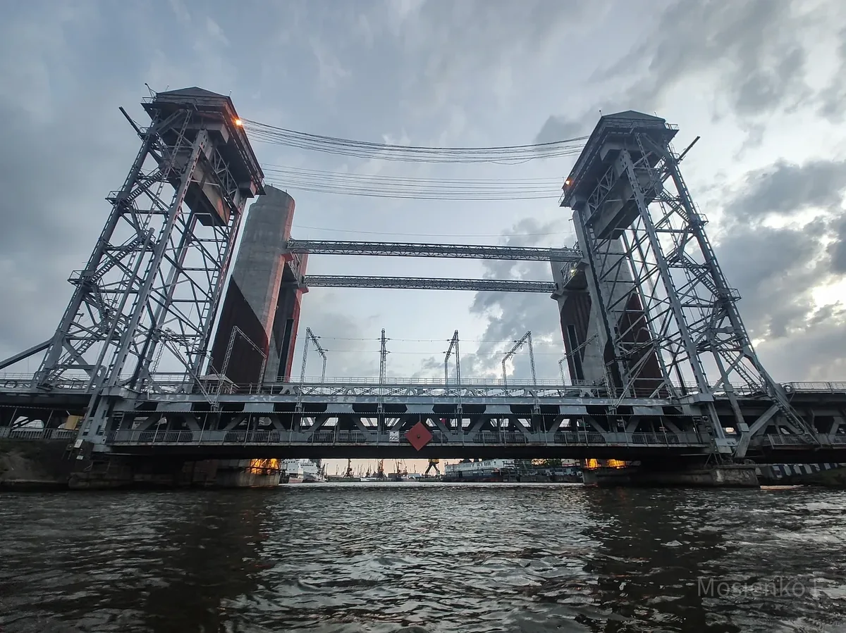 Афиша: Мост, который соединяет времена. Двухъярусный мост: прошлое, настоящее и будущее